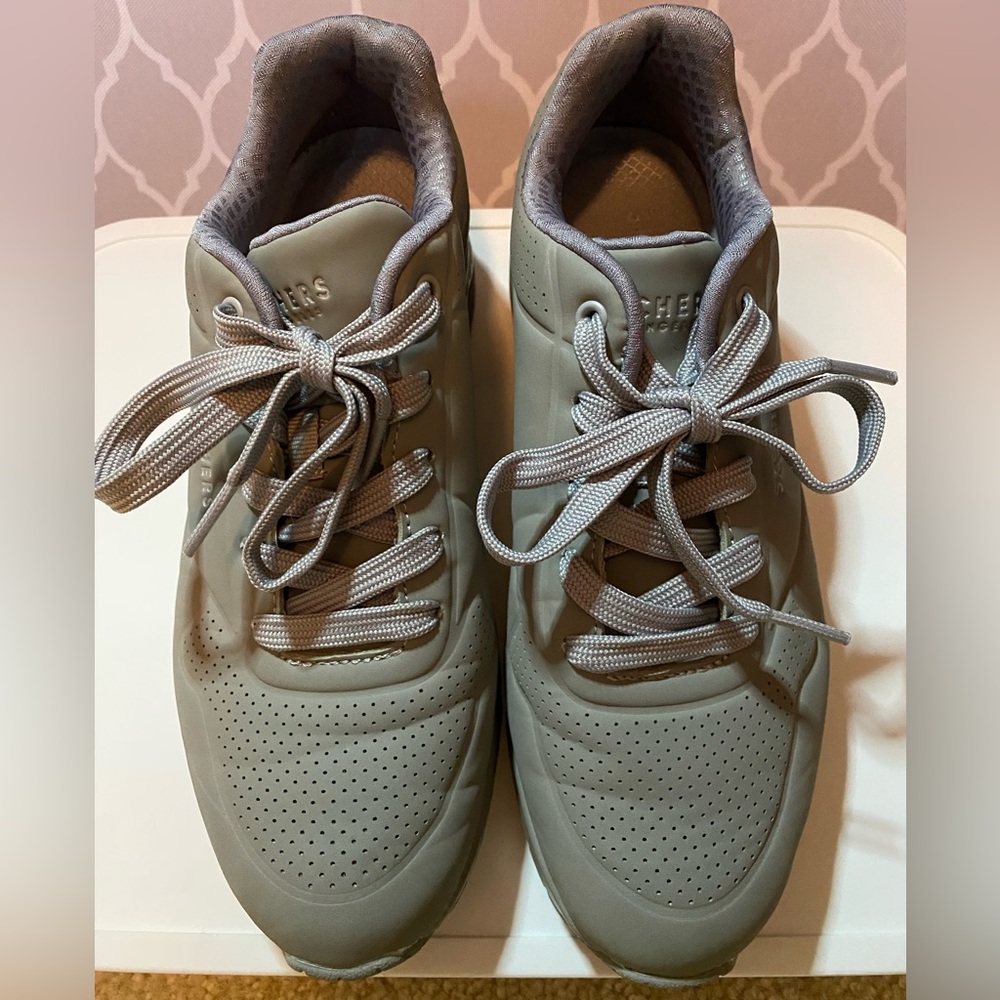 Skechers Uno